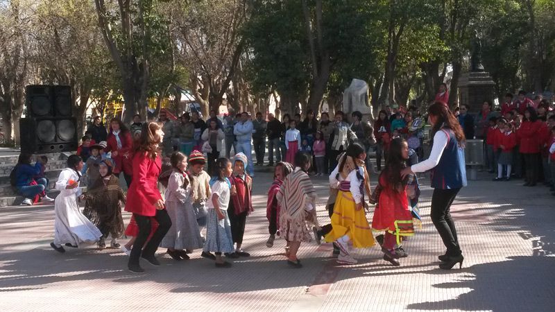 Homenajes en el Día del Folklore