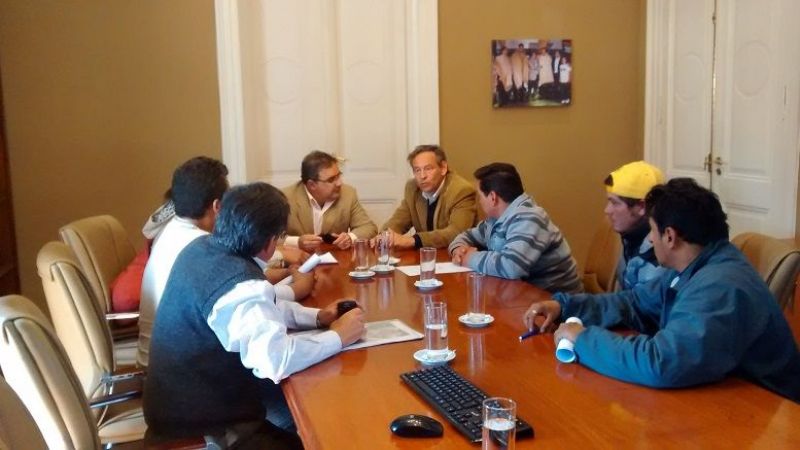 Acuerdo con feriantes del Mercado de Abasto