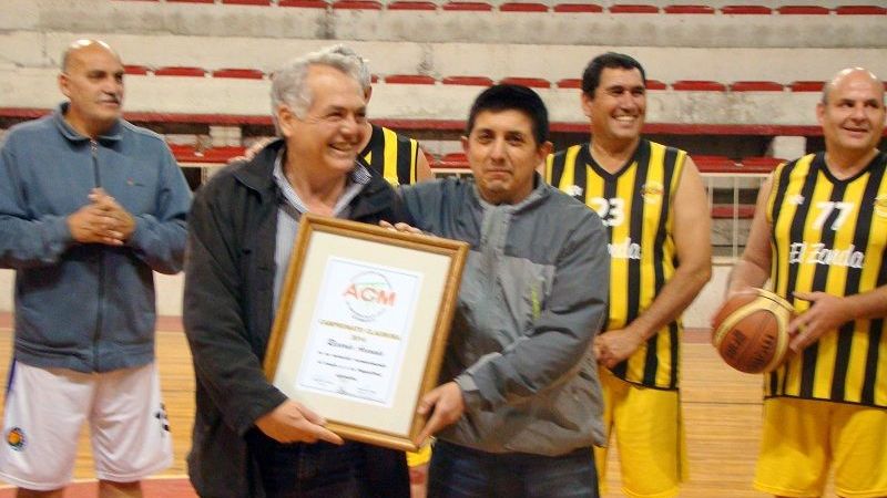 El Maxibásquet ya juega por el Clausura “Ricardo Acevedo”