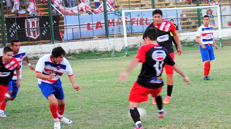 Villa Cubas “pinchó” la ilusión de Estudiantes por llegar a la cima