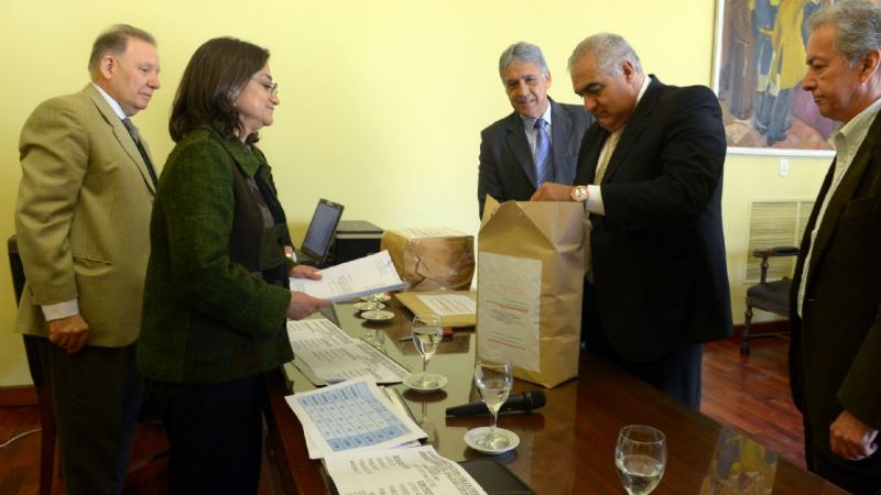 Apertura de sobres por la licitación de obras de urbanización en el sur