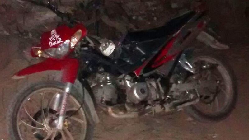 Adolescente robó una moto, se accidentó y quedó inconciente