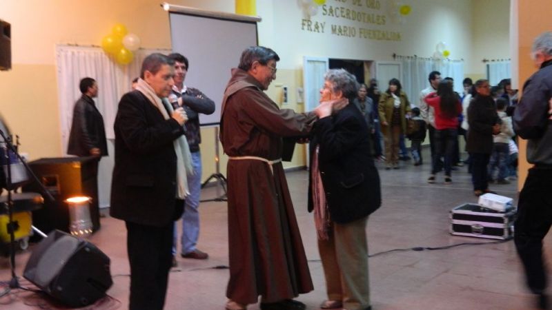 Júbilo y gratitud en la celebración de los 50 años de sacerdocio del Padre Mario Fuenzalida