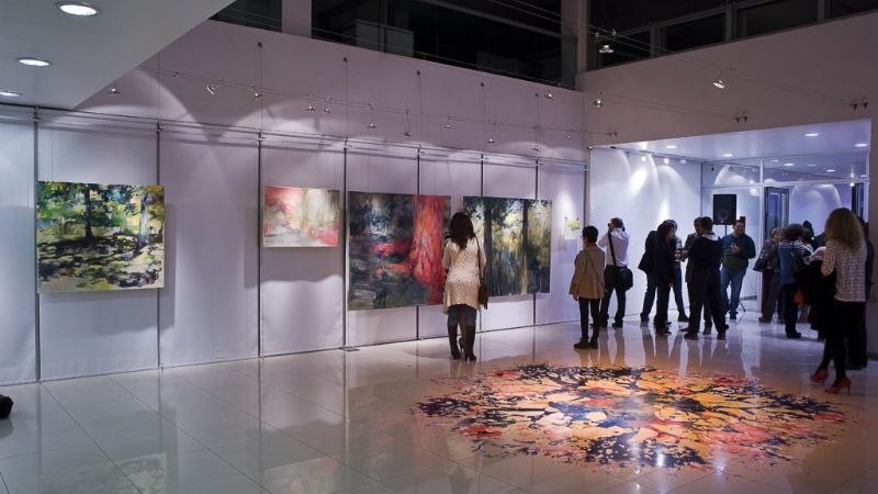 Árboles, de Flora Gómez: una celebración de pintura y naturaleza