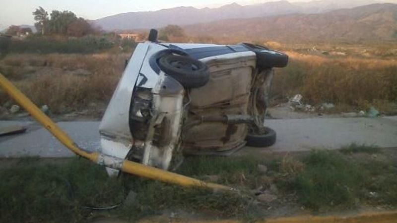 Un joven volcó y quedó hospitalizado