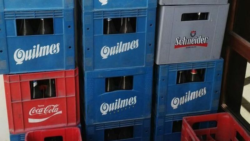 Secuestran cajones con envases de bebidas en Valle Viejo