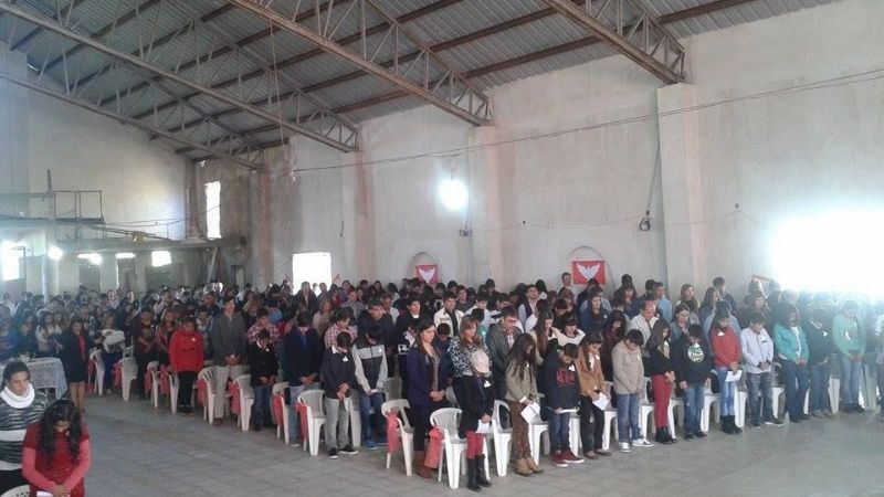 Alrededor de 250 jóvenes y adultos confirmaron su fe en Jesucristo