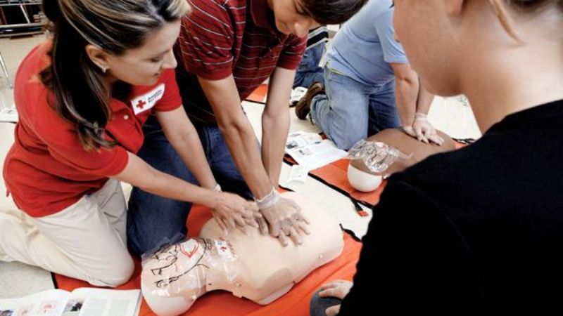 Curso de primeros auxilios para empleados del municipio de Valle Viejo