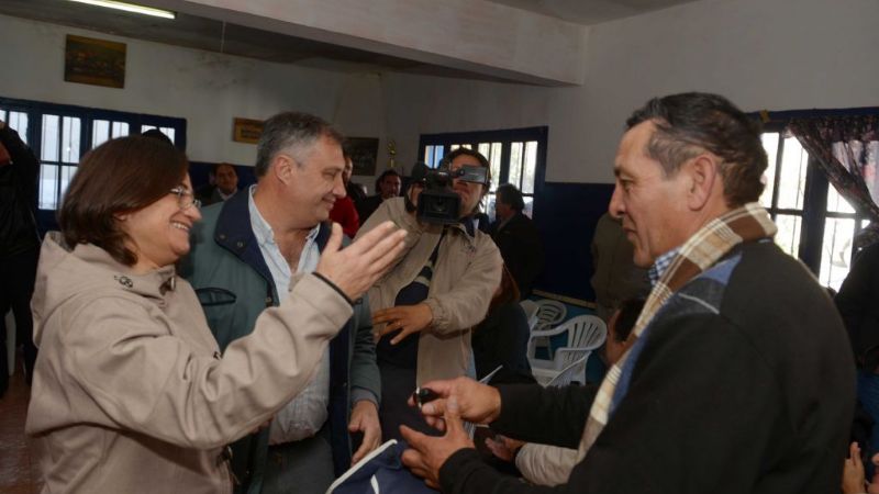 Positiva reunión de Lucía con vecinos de El Rodeo