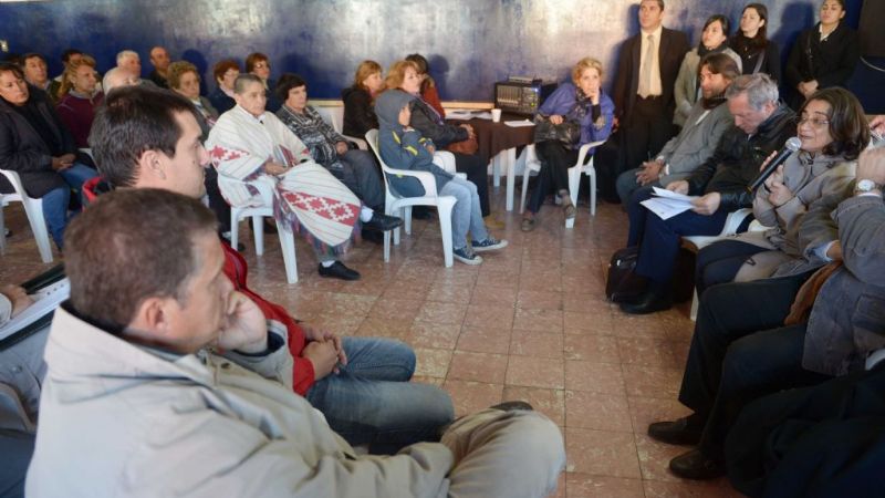 Positiva reunión de Lucía con vecinos de El Rodeo