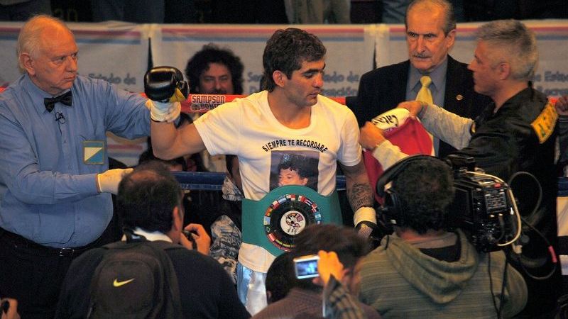 El “Zurdo” Barrionuevo le quebró el tabique a un policía