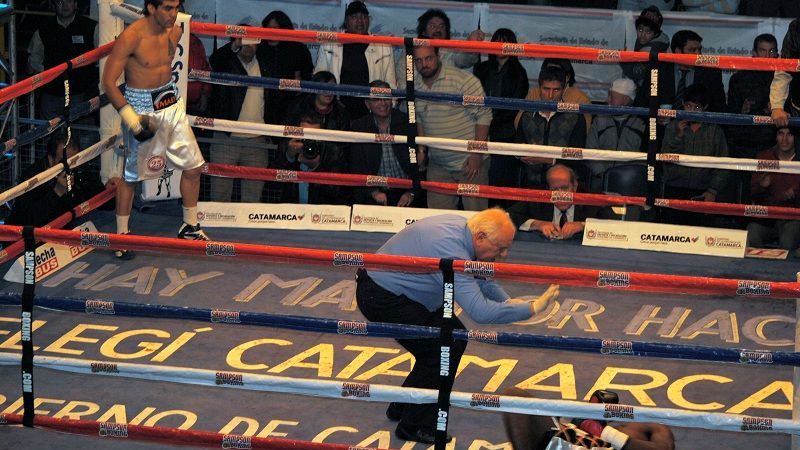 Gran triunfo de Barrionuevo por KO en el primer round