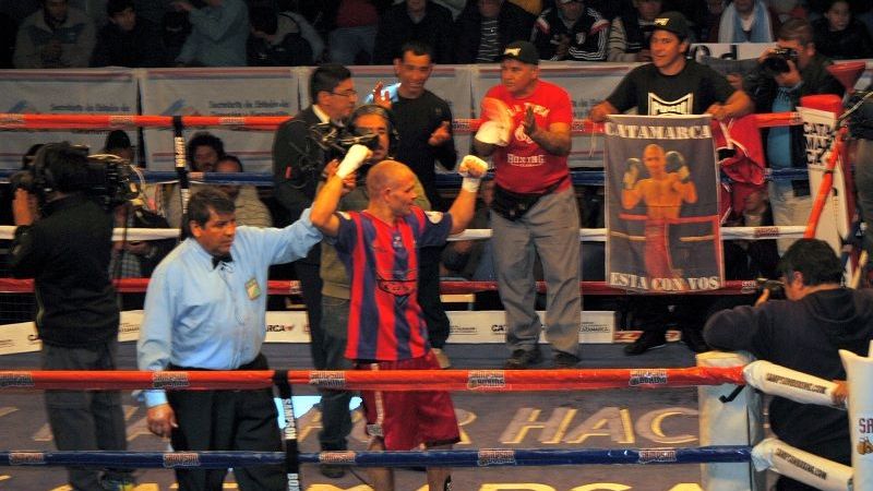 Gran triunfo de Barrionuevo por KO en el primer round