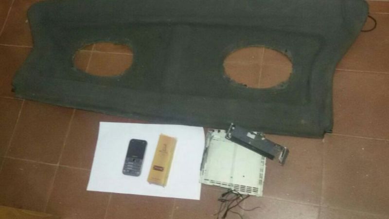 Robaba elementos de los autos y fue detenido