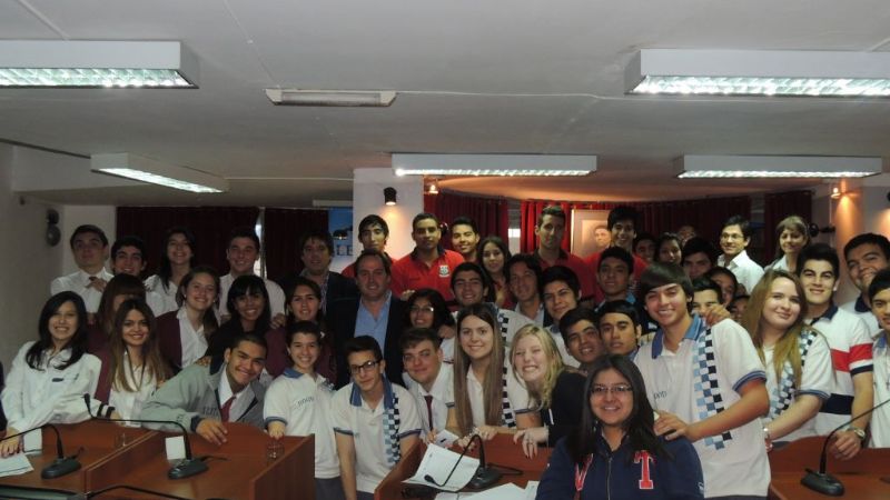 Alumnos simulan sesión y aprueban proyectos en el Senado camino a un Estado Inteligente