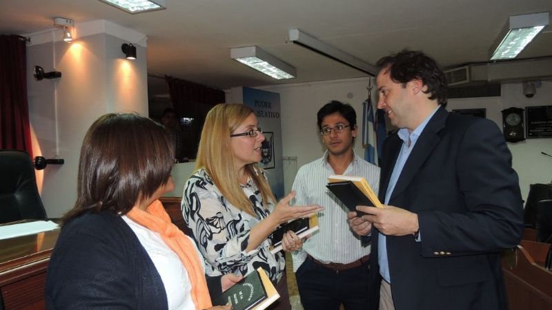 Alumnos simulan sesión y aprueban proyectos en el Senado camino a un Estado Inteligente