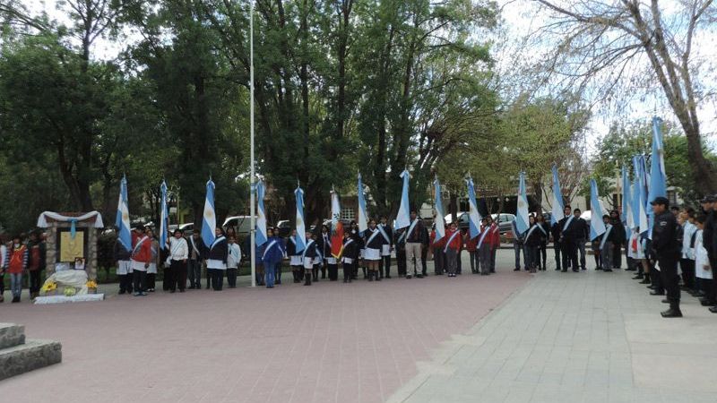 Emotivo acto en homenaje al Día del Maestro en Santa María