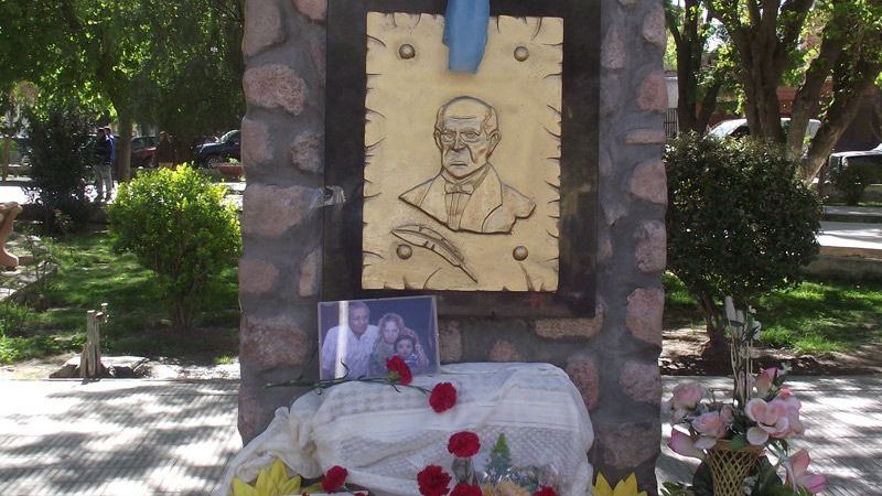 Emotivo acto en homenaje al Día del Maestro en Santa María