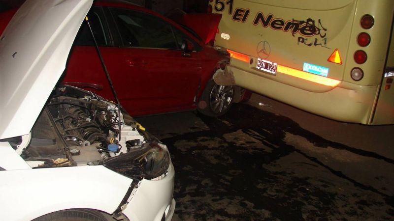 Colisión múltiple en Belgrano y Sarmiento