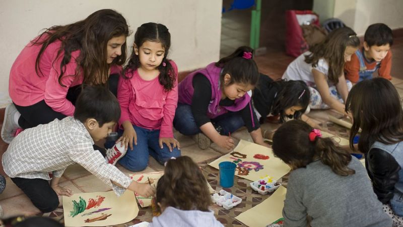 Grandes y chicos acompañaron la Feria de Arte de septiembre