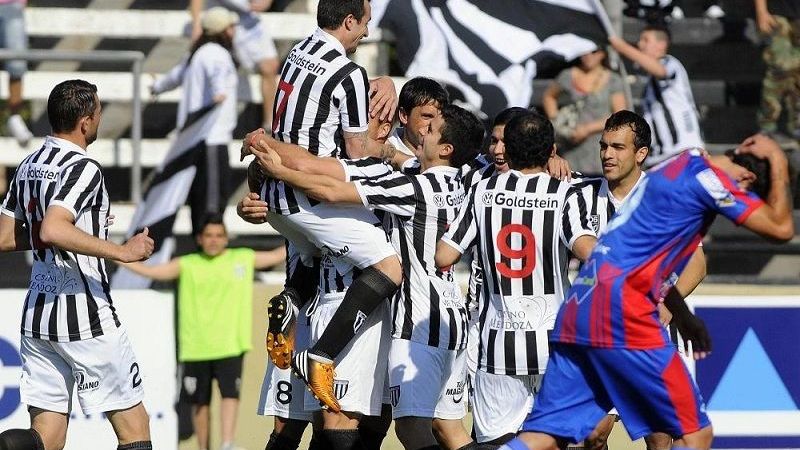 San Lorenzo perdió 2-1 ante Gimnasia, en Mendoza