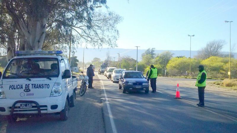Intensos controles en el ingreso y salida de Valle Viejo