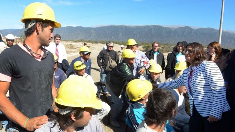 Lucía puso en marcha las obras de infraestructura para Valle Chico