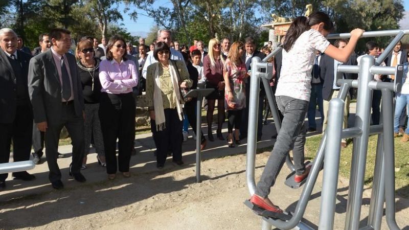 La Gobernadora presidió actos por aniversario de Pomán