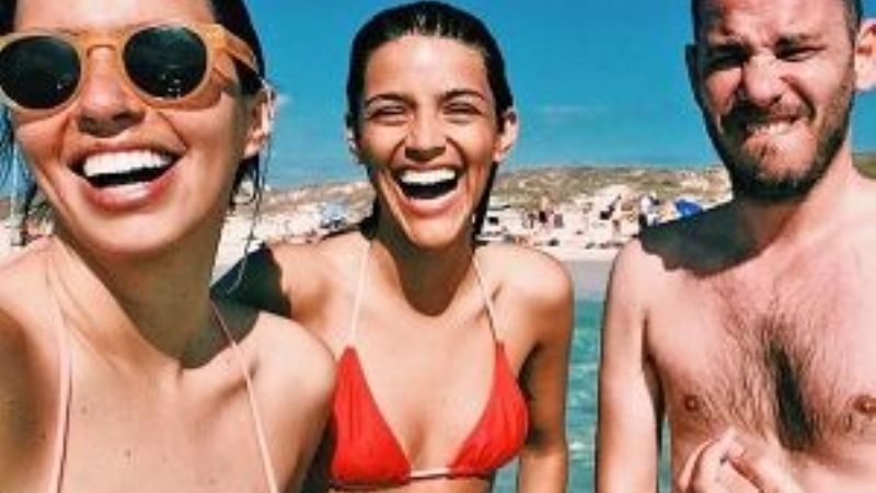 Calu Rivero seduce con su bikini rojo en las playas de Ibiza