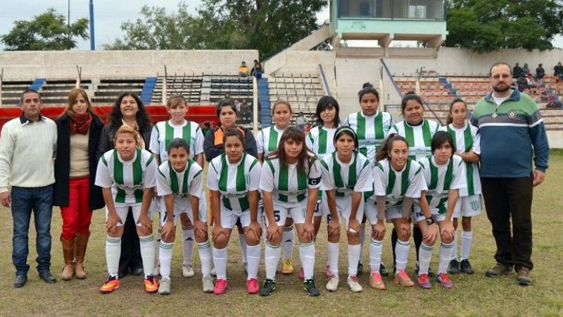 Juegan las chicas chacareras