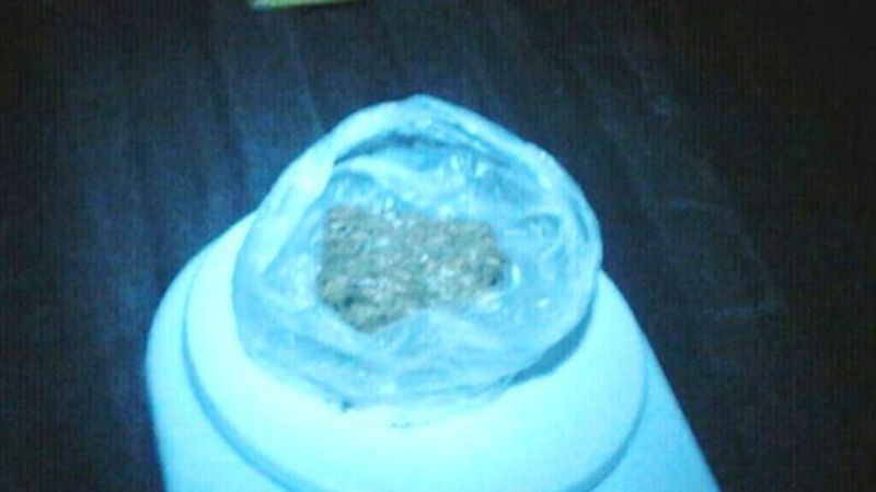 Detienen a dos sujetos con droga y dinero en efectivo