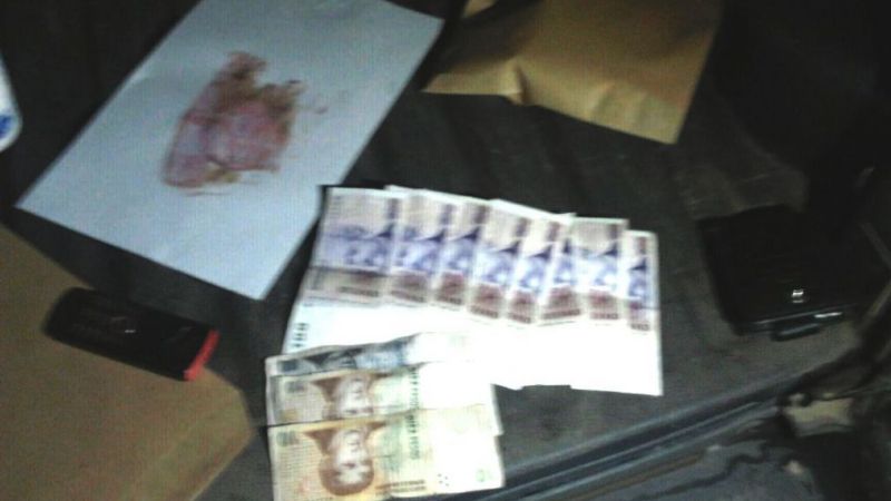 Detienen a dos sujetos con droga y dinero en efectivo