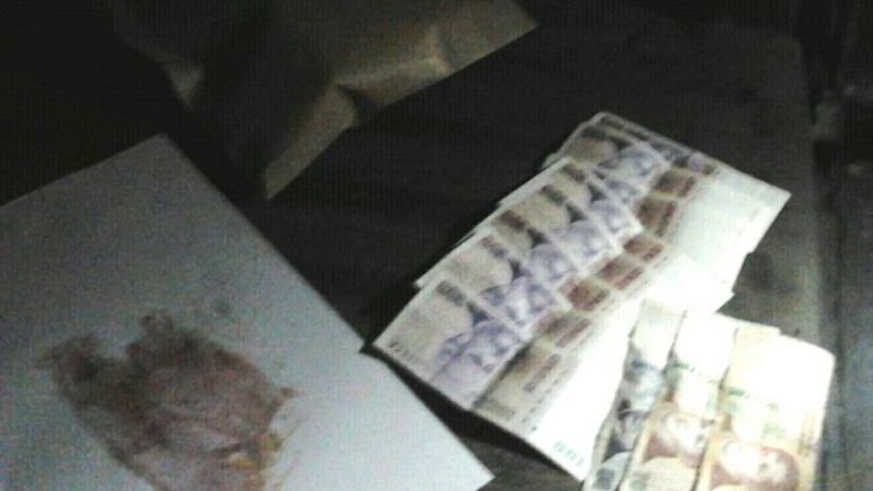 Detienen a dos sujetos con droga y dinero en efectivo