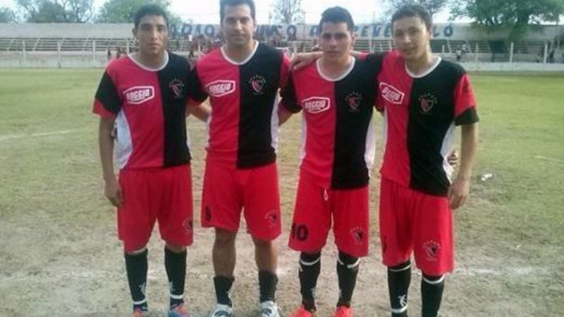 Goleada 6 a 1 de Defensores de Esquiú a Social Rojas