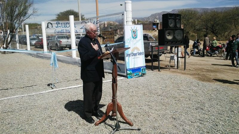 El Cura que hizo llorar a la gobernadora Corpacci