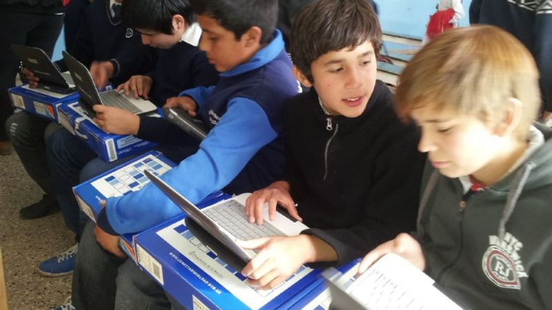 “Catamarca alcanzará el 100 por ciento en la entrega de netbooks”