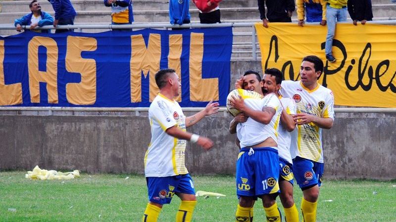 Policial, por su primer triunfo ante uno de los líderes, Amalia