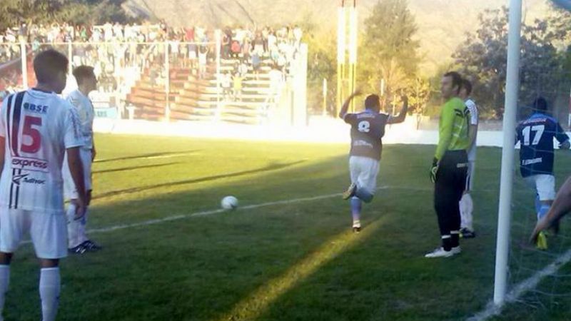 Unión Aconquija gana, suma y se aleja en la Zona “3”