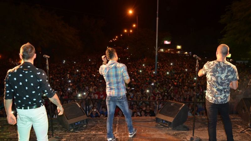 Una multitud recibió la primavera en Valle Viejo