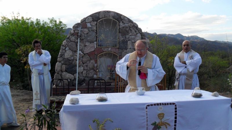 El Obispo bendijo una ermita y presidió el cierre de las fiestas patronales del Señor de los Milagros en Choya
