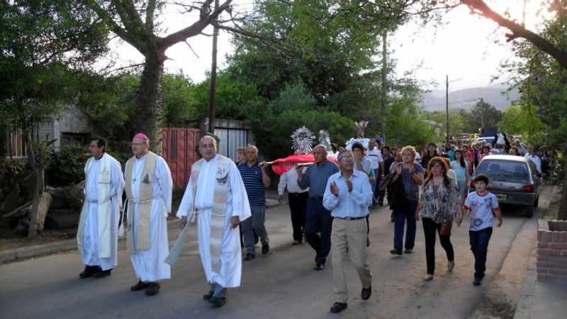 El Obispo bendijo una ermita y presidió el cierre de las fiestas patronales del Señor de los Milagros en Choya