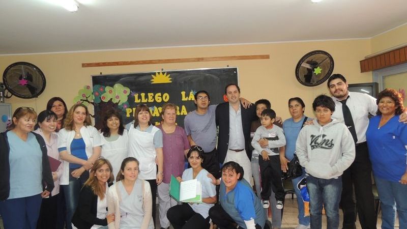 Mera compartió un desayuno en la Escuela de Ciegos y Disminuidos Visuales
