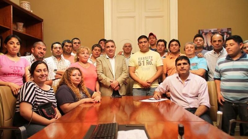 Jalil firmó el acuerdo salarial con el SOEM