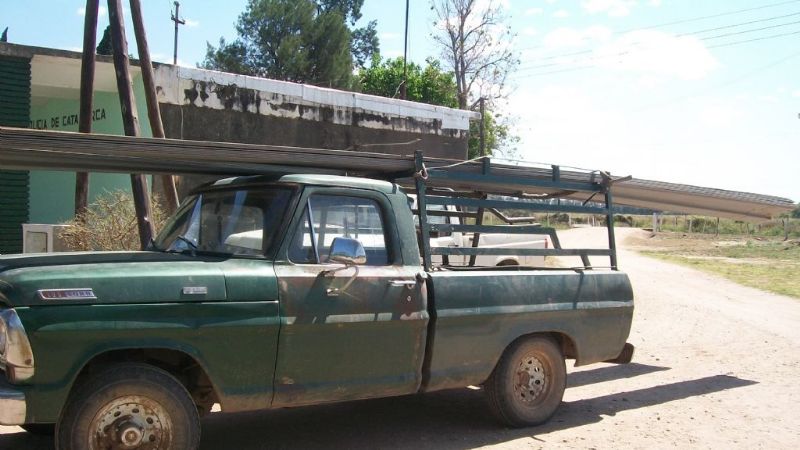 Recuperan placas metálicas robadas de Loma Negra