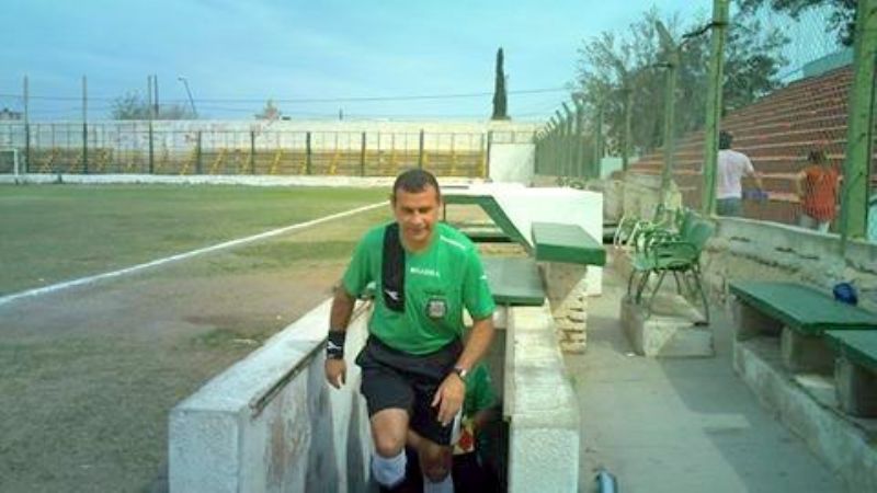 Agresión al referí Falcón, en partido que ganaba Sarmiento