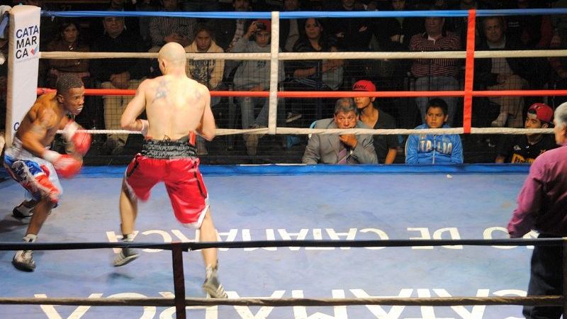 “Mendieta” Báez conquistó la faja Mundo Hispano de los Supergallos