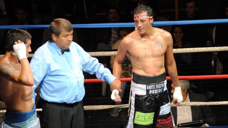 “Mendieta” Báez conquistó la faja Mundo Hispano de los Supergallos