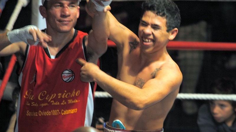 “Mendieta” Báez conquistó la faja Mundo Hispano de los Supergallos