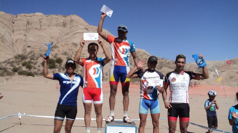 Invasión de bikers en Hualfín