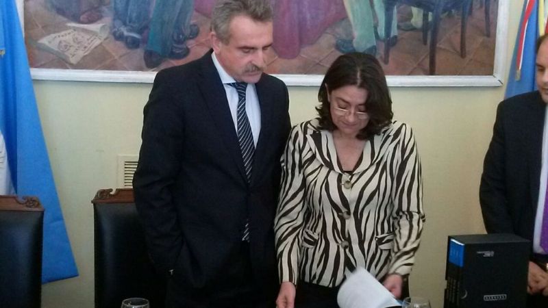 Rossi entregó documentos de la dictadura a Lucía